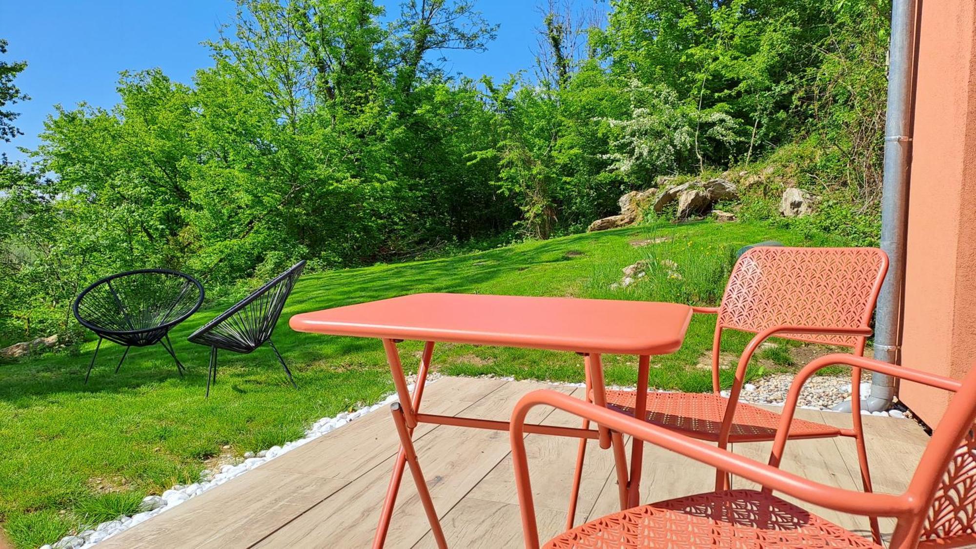Logement Neuf A 2 Pas Du Lac La Bridoire Екстериор снимка